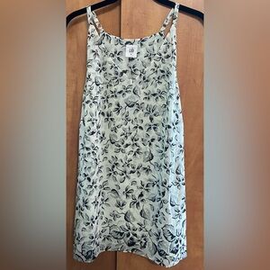 CAbi Black and White Floral Tank Top. Size Medium